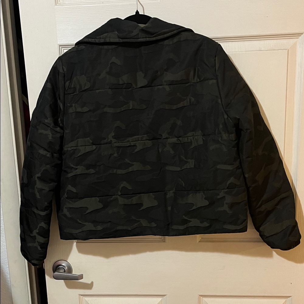 Juicy Couture Camo Puff Jacket S - Picture 6 of 7
